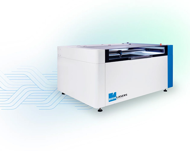 Een Pro lasermachine met groen/blauwe achtergrond en illustratie.
